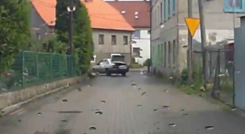 Złodzieje rowerów nagrani i złapani (ZOBACZ WIDEO) - Kadr z nadesłanego filmu
