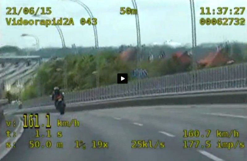 Pędził 161 km/h po ulicy Klecińskiej we Wrocławiu (FILM) - fot. z materiałów policji