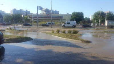 Potężna awaria wodociągowa we Wrocławiu (ZOBACZ ZDJĘCIA) - 2