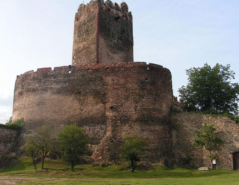 Są pieniądze na ratowanie murów Zamku Bolków - fot. Wikipedia/Krzysztof Szymański