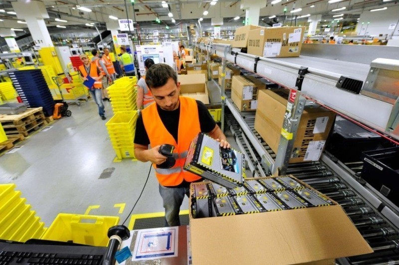 PIP: Amazon łamie prawa pracownicze w Bielanach Wrocławskich - fot. Amazon