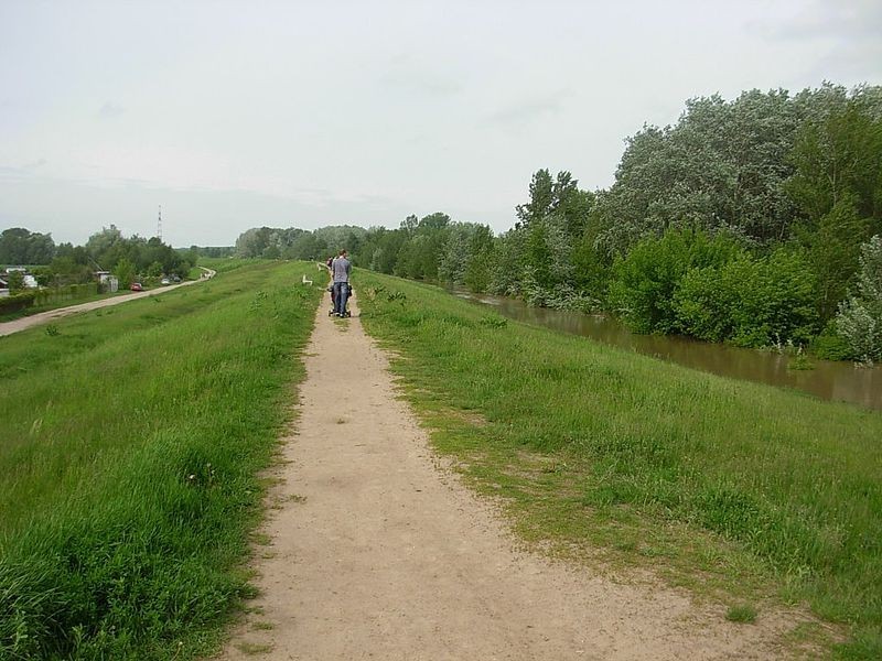 PiS: Dolnośląskie wały zagrażają naszemu bezpieczeństwu - fot. Pit1233/Wikimedia Commons