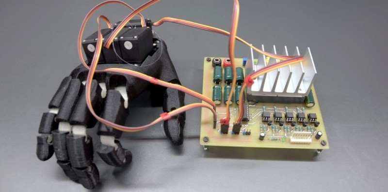 EZI-hand: Studenci stworzyli prototyp sztucznej dłoni - EZI-Hand