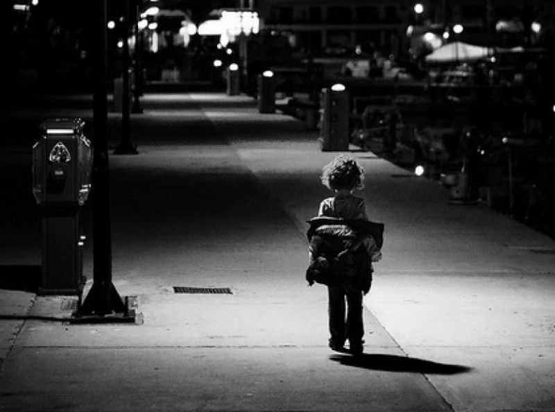 Świdnica: Dwulatek w środku nocy spacerował po centrum - zdjęcie ilustracyjne: fot. Spyros Papaspyropoulos/ flickr.com under license of Creative Commons