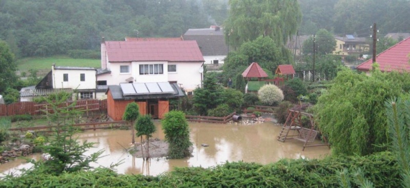 Powódź na Dolnym Śląsku: bez dachu nad głową i... wody - Zdjęcie z zalanej Jaszkowej k/Klodzka (Fot. Elżbieta Śmigielski)