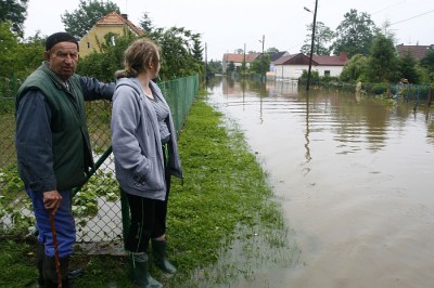 Dolny Śląsk: woda nadal groźna (Zobacz) - 21
