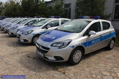 Nowe radiowozy dla dolnośląskiej policji (ZDJĘCIA, FILM) - 1