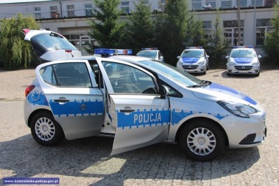 Nowe radiowozy dla dolnośląskiej policji (ZDJĘCIA, FILM)