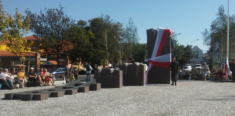 Legnica: Pomnik "Pamięci Polskich Zesłańców Sybiru" (FOTO) - 