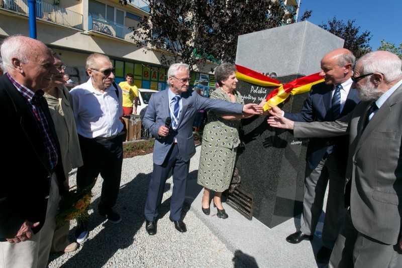 Tutaj tworzono polską elektronikę. ELWRO ma skwer - wroclaw.pl