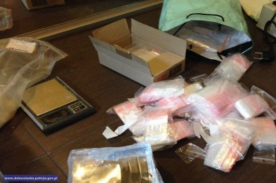 Policjanci zlikwidowali linię produkcyjną dopalaczy (FOTO) - 3