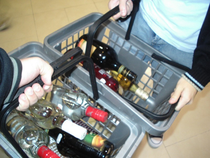 Złotoryja: Kupujesz alkohol? Tutaj o dowód nie pytają - zdjęcie ilustracyjne: PaulMLocke via flickr.com under license of Creative Commons