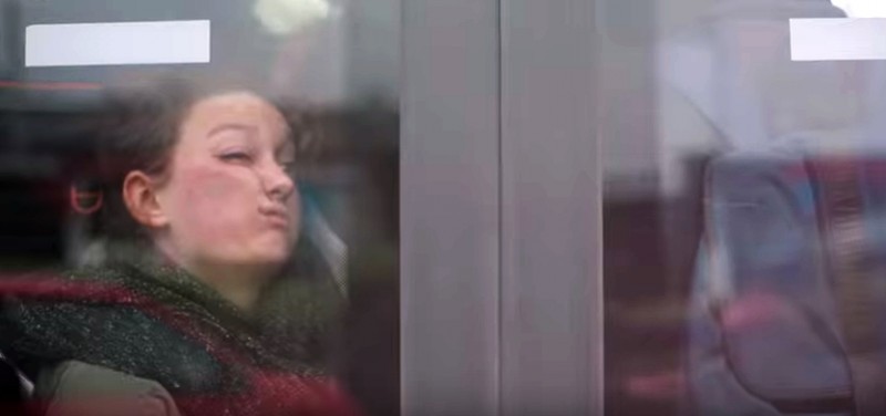 Desperados, atakujące plecaki i łowca autobusów - Kadr z filmu MPK