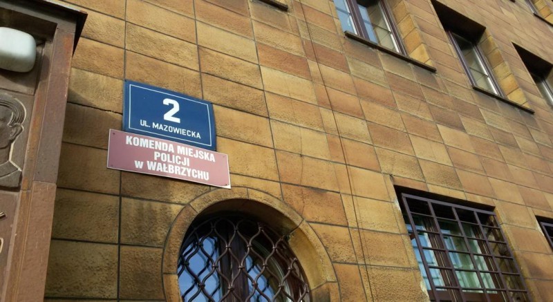 Uwaga na oszustów! Tym razem kradną "na policjanta" - fot. archiwum prw.pl