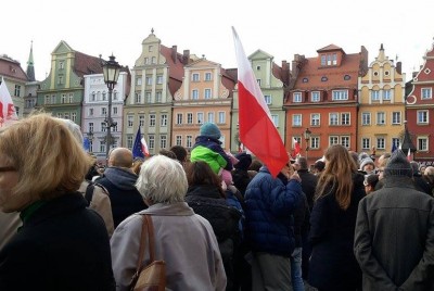 Manifestacja KOD na placu Solnym (ZOBACZ ZDJĘCIA) - 1