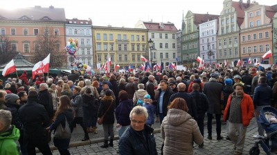 Manifestacja KOD na placu Solnym (ZOBACZ ZDJĘCIA) - 2