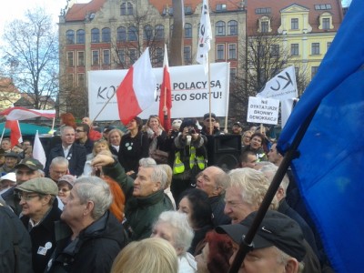 Manifestacja KOD na placu Solnym (ZOBACZ ZDJĘCIA) - 5