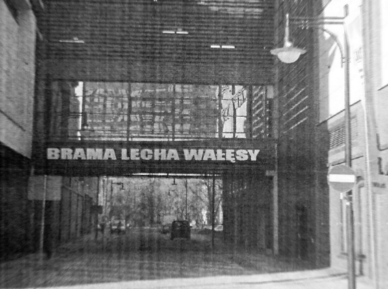 Brama Lecha Wałęsy w Legnicy (Posłuchaj) - 