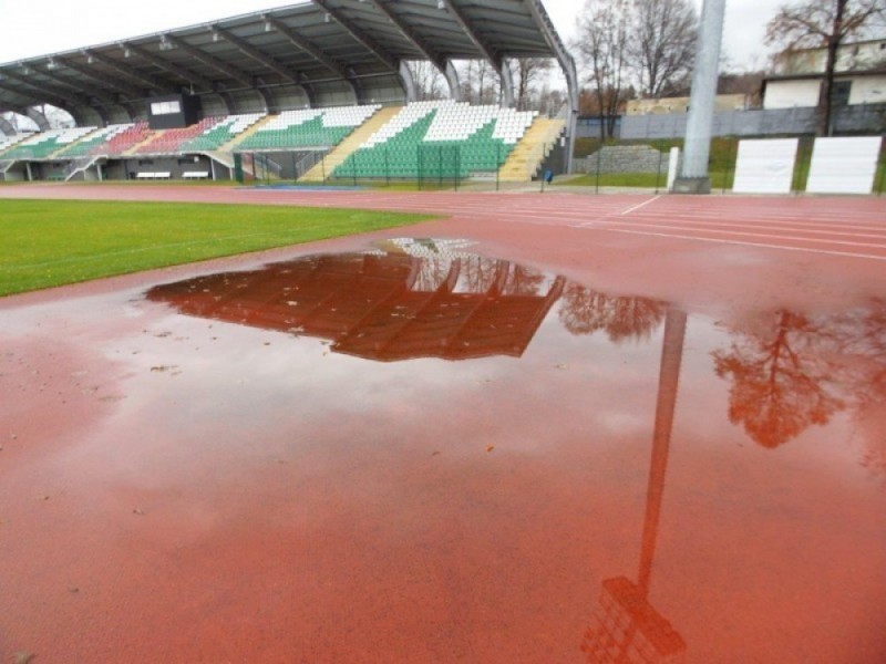 Stadion w Jeleniej Górze: Miał być chlubą miasta, a jest powodem do wstydu - fot. Piotr Słowiński