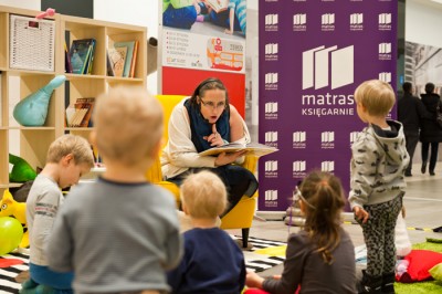 Cała Polska czyta dzieciom w Alei Bielany (ZOBACZ ZDJĘCIA) - 5