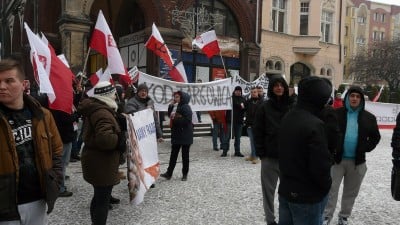 Legnica: Manifestacje KOD, PiS i ruchu Kukiz'15 w jednym miejscu - 0