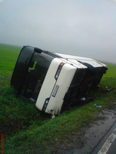 Wypadek autobusu. Są ranni (Posłuchaj) - (Fot. Ewelina Lis / Radio Wrocław)