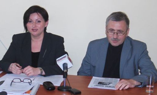 Absolutorium bez PO (Posłuchaj)  - Barbara Zdrojewska i Leon Susmanek (Fot. Dominik Panek)
