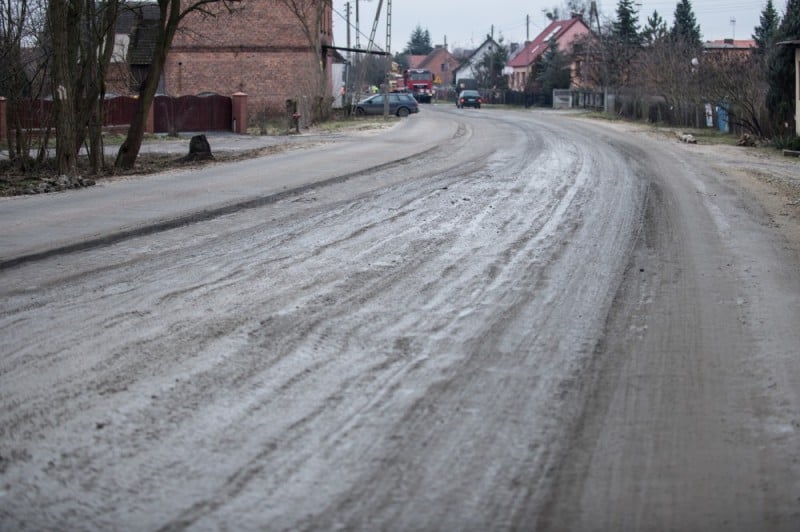 Nowa droga po miesiącu znów do remontu - fot. Andrzej Owczarek
