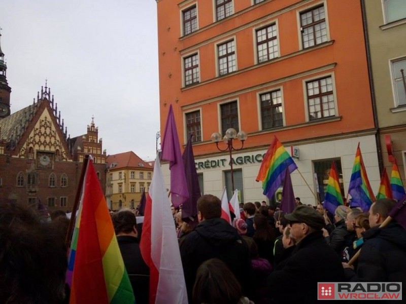 Na Rynku manifestowano przeciwko rasizmowi i nienawiści - fot. Dorota Czubaj