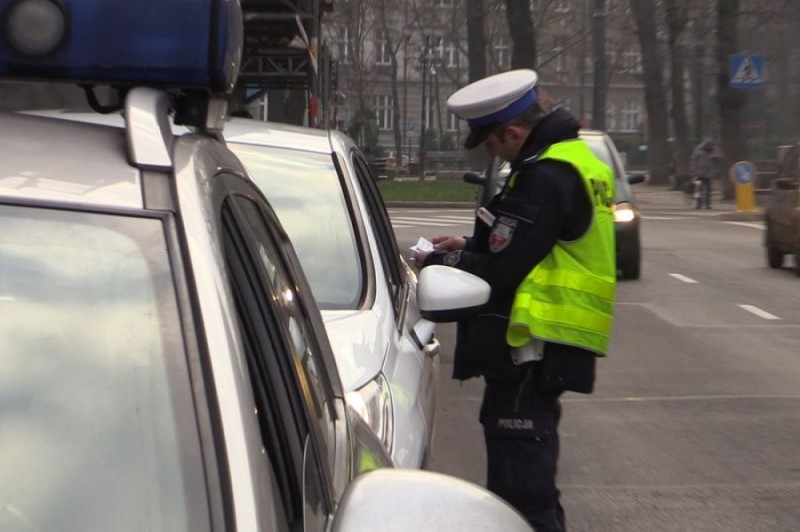 Jechał po mieście prawie 120 km/h - stracił prawo jazdy - fot. policja.gov.pl