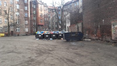 Wydali 40 tys. zł na betonową ławkę, na której nie można usiąść - 4