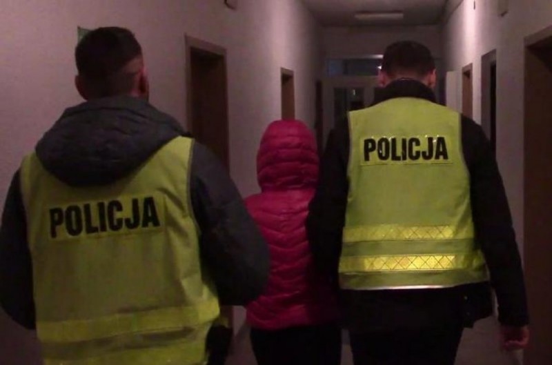 Mefedron, marihuana i extazy w pojemniku dla kota - fot:dolnośląska policja
