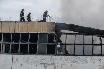 Wrocław: Pożar na terenie magazynów ABB (ZDJĘCIA) - 3