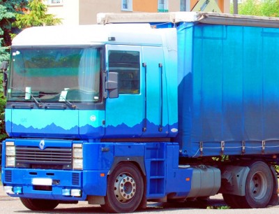 Pijany kierowca ciężar&oacute;wki. Przejechał 100 km zygzakiem