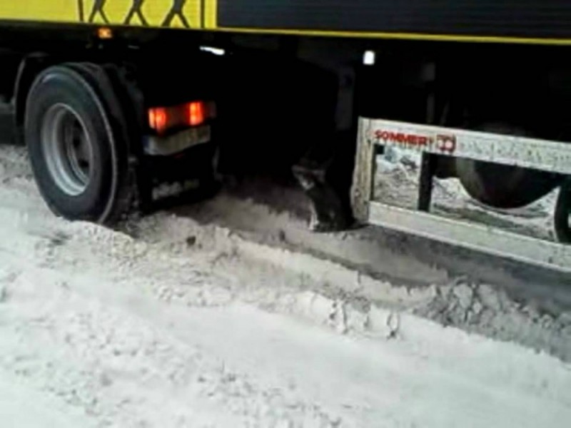 Czesi zamknęli drogę. Ciężarówki dojadą tylko do Jakuszyc (FOTO) - fot. YouTube