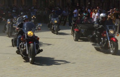 Tyle motocykli na raz we wrocławskim rynku jeszcze nie było! (Zobacz) - 16