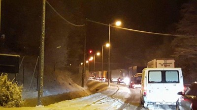 Nocny "przerzut" samochodów i koniec blokady w Jakuszycach (FOTO) - 9
