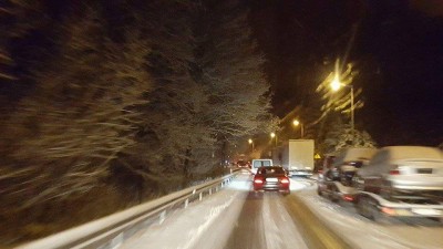 Nocny "przerzut" samochodów i koniec blokady w Jakuszycach (FOTO) - 1