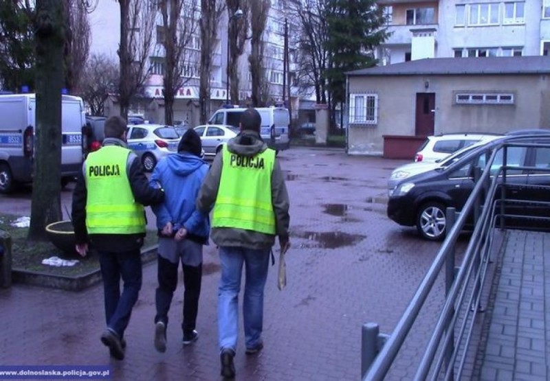 Zatrzymany za kradzież alkoholu - fot. dolnoslaska.policja.gov.pl