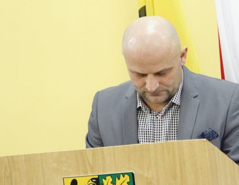 Czy radnemu powiatu wałbrzyskiego należy odebrać mandat samorządowca? - fot. YouTube