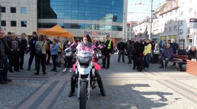 100 motocyklistek w różowych spódniczkach przejedzie przez Wrocław - 3