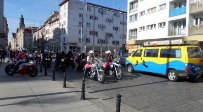 100 motocyklistek w różowych spódniczkach przejedzie przez Wrocław - 8
