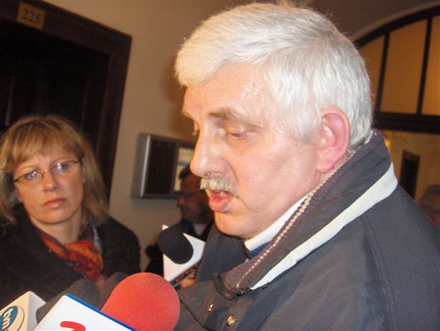 Wrocław. Wyrok za śmierć na fotelu dentystycznym - Na zdjęciu ojciec zmarłej nastolatki (Fot. Dominik Panek)
