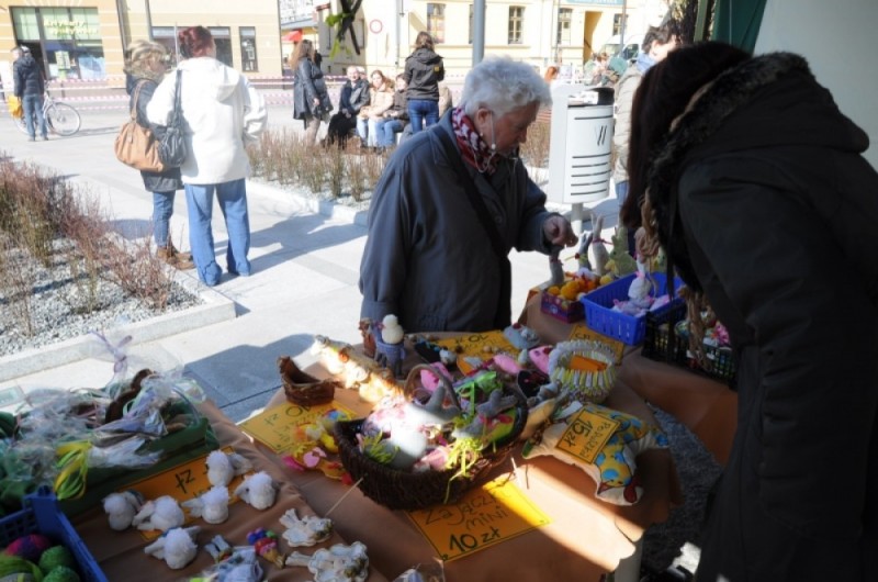 150 kilogramów jabłek z okazji rozpoczęcia wiosny - 