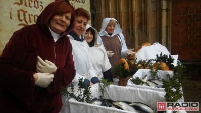 600-letnia tradycja w Legnicy. Mieszczki obdarowały potrzebujących