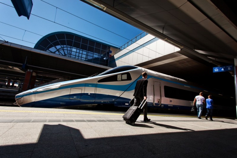 Wałbrzych i Jelenia Góra odliczają dni do startu Pendolino - Fot. PKP Intercity/B. Banaszak
