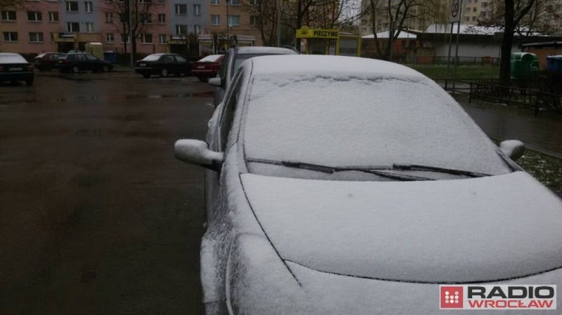 To nie jest prima aprilis! W Wałbrzychu spadł śnieg - fot. Michał Wyszowski