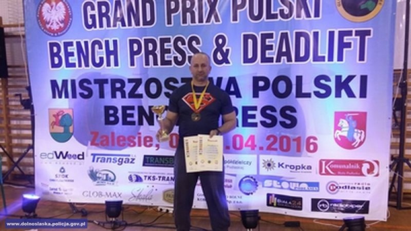 Dolnośląski policjant Mistrzem Polski – ustanowił także rekord kraju - fot. Dolnośląska Policja