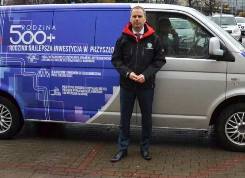 Dolny Śląsk rozpoczyna wypłatę pieniędzy z programu „500 plus” - fot. DUW