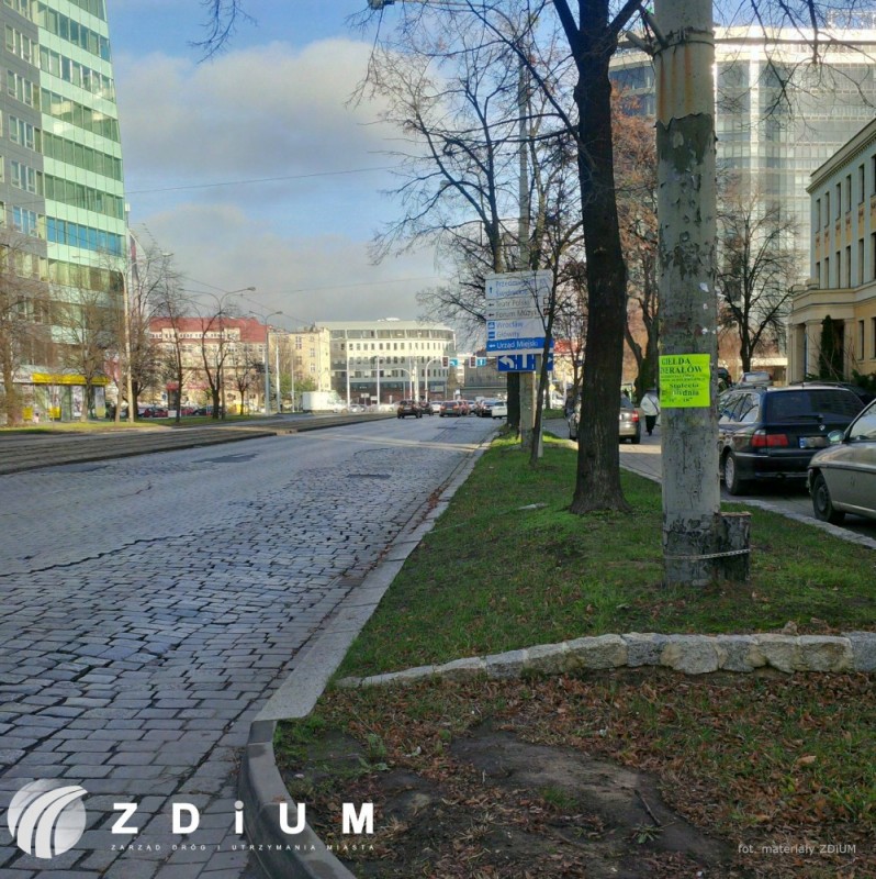 Wrocław: Od dziś zakaz parkowania na Powstańców Śląskich - fot. ZDiUM